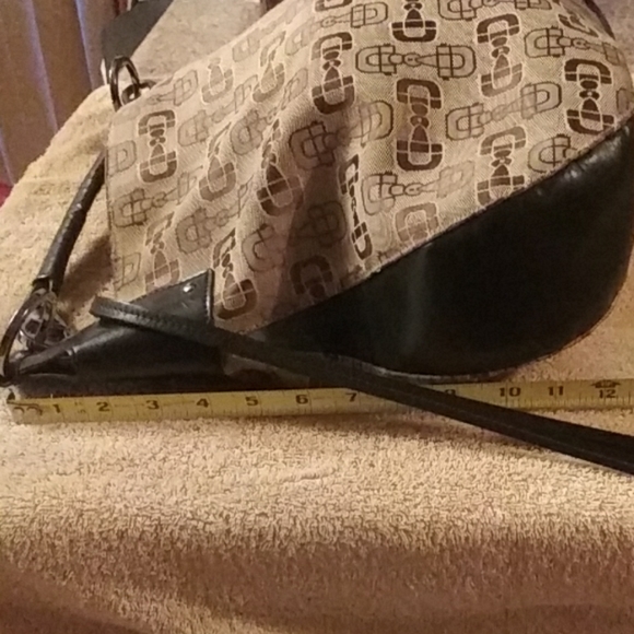Authentic Large GUCCI. HOBO PURSE - Picture 4 of 8